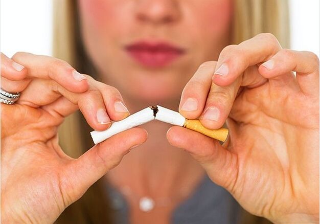 Nasveti Allena Carra bodo ženskam pomagali opustiti kajenje
